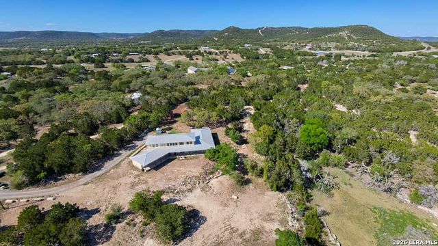 525 Windmill Dr, Bandera, TX 78003