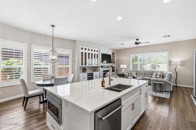 41014 N REPUBLIC Way, Anthem, AZ 85086