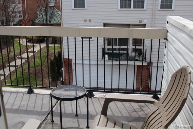 157 W Kenilworth Avenue, Royal Oak, MI 48067