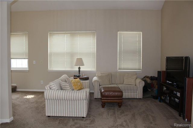 157 W Kenilworth Avenue, Royal Oak, MI 48067