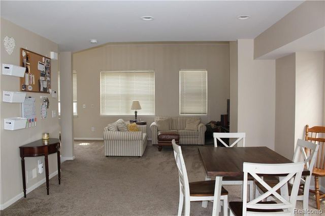 157 W Kenilworth Avenue, Royal Oak, MI 48067