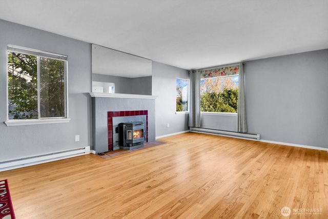 10742 Lakeside Avenue NE, Seattle, WA 98125