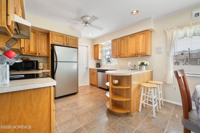 837 Cable Avenue, Beachwood, NJ 08722