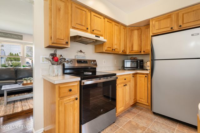 837 Cable Avenue, Beachwood, NJ 08722