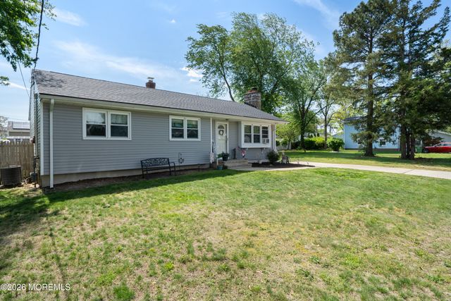 837 Cable Avenue, Beachwood, NJ 08722