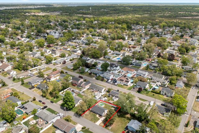 837 Cable Avenue, Beachwood, NJ 08722
