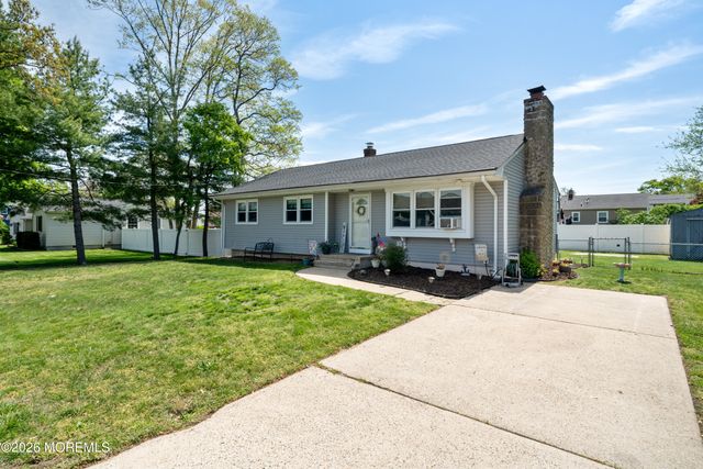 837 Cable Avenue, Beachwood, NJ 08722