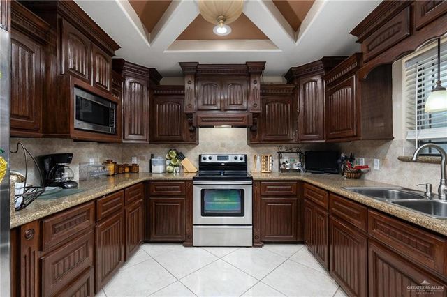 2101 Happy Street, Mission, TX 78573