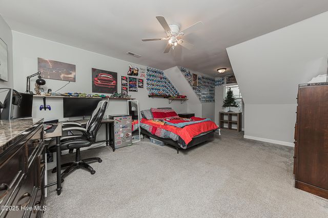 604 Coral Reef Court, Sneads Ferry, NC 28460