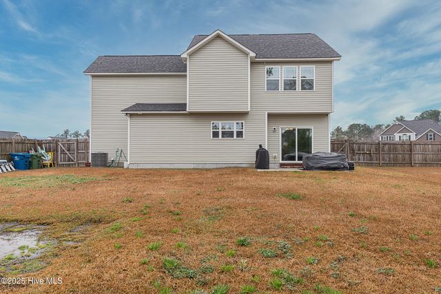 604 Coral Reef Court, Sneads Ferry, NC 28460