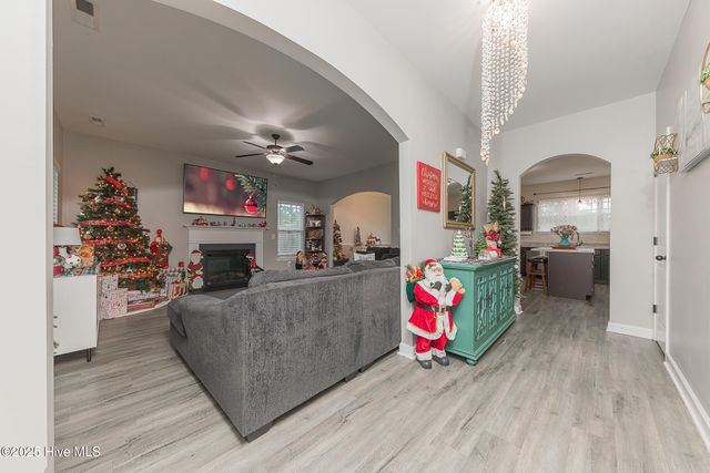 604 Coral Reef Court, Sneads Ferry, NC 28460