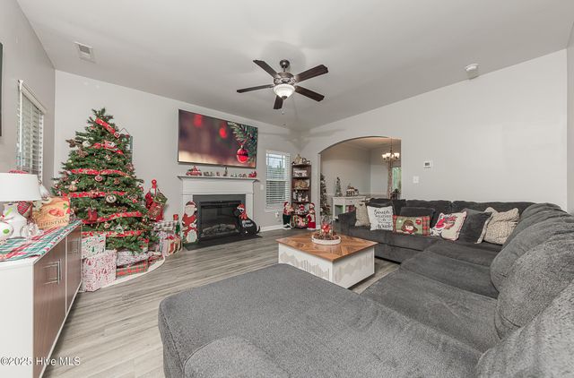 604 Coral Reef Court, Sneads Ferry, NC 28460