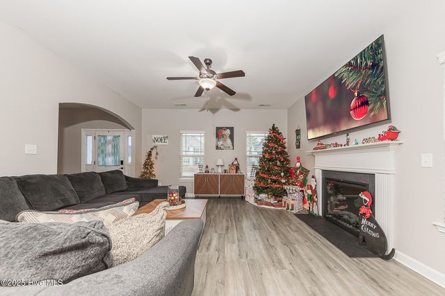 604 Coral Reef Court, Sneads Ferry, NC 28460