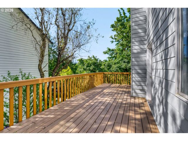 9663 Nw RANDALL Ln, Portland, OR 97229