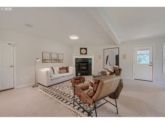9663 Nw RANDALL Ln, Portland, OR 97229