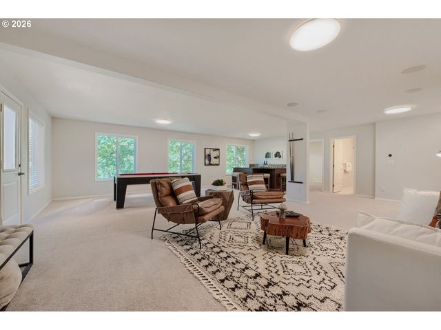 9663 Nw RANDALL Ln, Portland, OR 97229