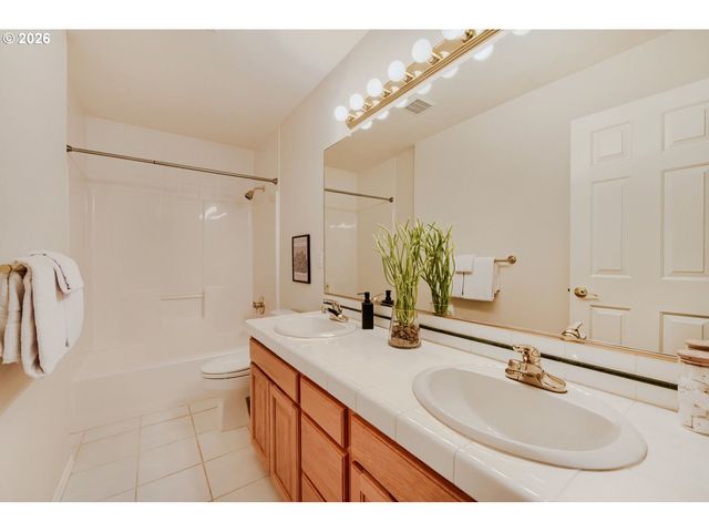 9663 Nw RANDALL Ln, Portland, OR 97229