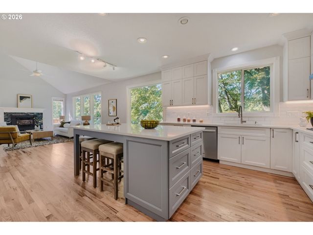 9663 Nw RANDALL Ln, Portland, OR 97229