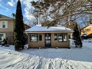 3584 Ashview Street, West Bloomfield Charter Township, MI 48324