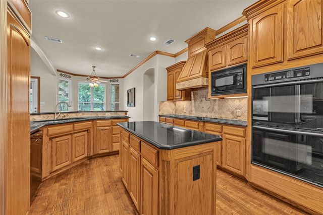 140 Eagles Peak Lane, Double Oak, TX 75077