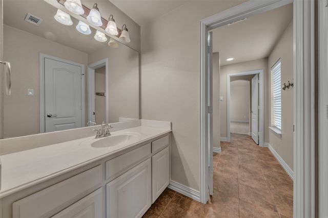 140 Eagles Peak Lane, Double Oak, TX 75077