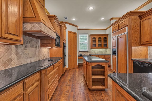 140 Eagles Peak Lane, Double Oak, TX 75077