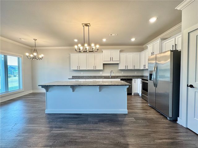 832 NE Heights Lane, Bentonville, AR 72712