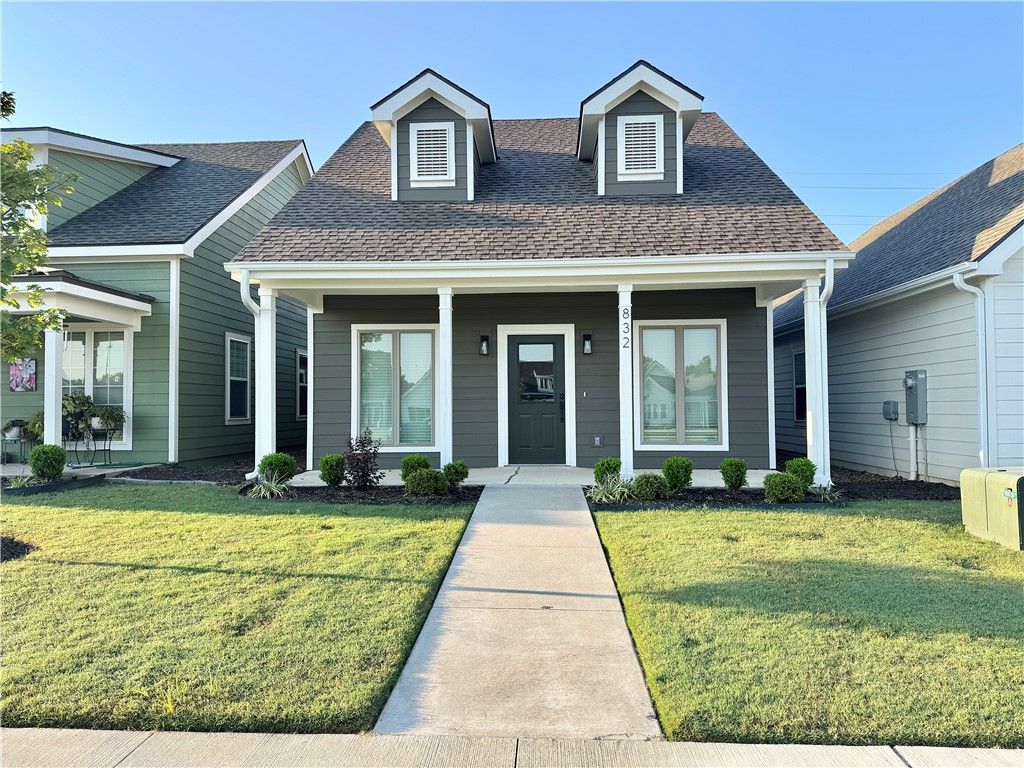 832 NE Heights Lane, Bentonville, AR 72712