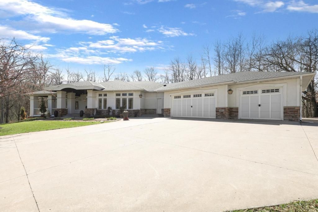 9401 Elm Court, Prior Lake, MN 55372