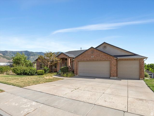 527 E 3575 N, North Ogden, UT 84414