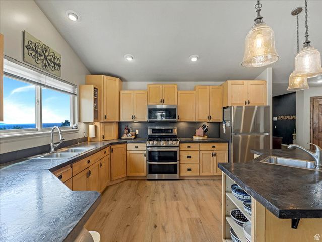 527 E 3575 N, North Ogden, UT 84414