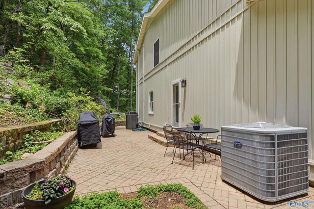 1100 Summerwood Circle SE, Huntsville, AL 35803