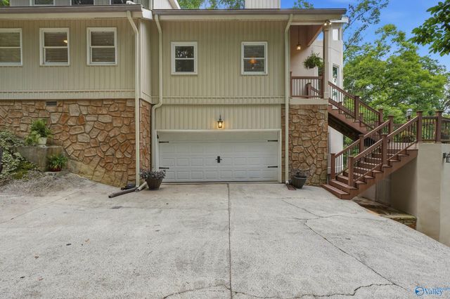1100 Summerwood Circle SE, Huntsville, AL 35803