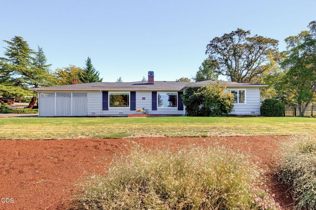 101 Greenway Drive, Medford, OR 97504