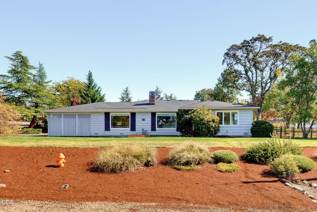 101 Greenway Drive, Medford, OR 97504