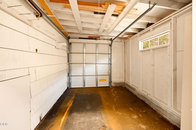 101 Greenway Drive, Medford, OR 97504