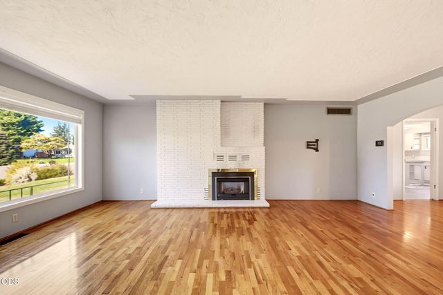 101 Greenway Drive, Medford, OR 97504