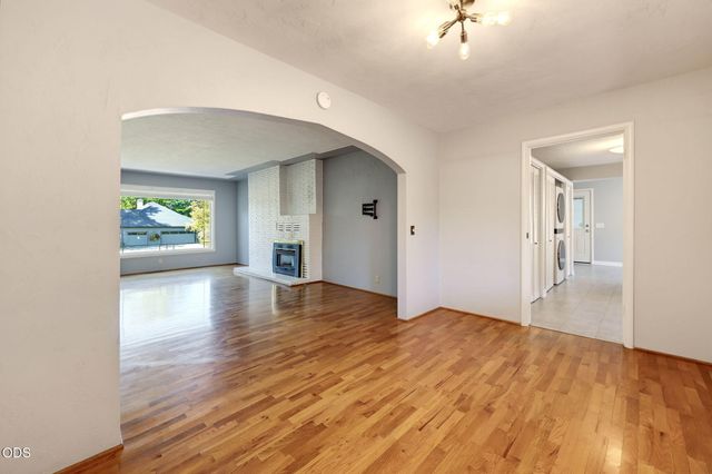 101 Greenway Drive, Medford, OR 97504