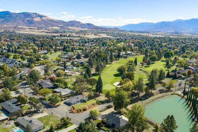 101 Greenway Drive, Medford, OR 97504