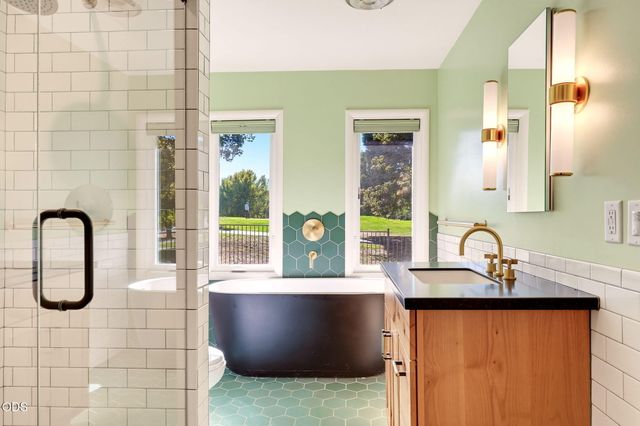 101 Greenway Drive, Medford, OR 97504