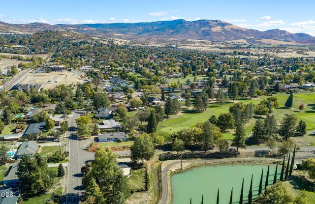101 Greenway Drive, Medford, OR 97504