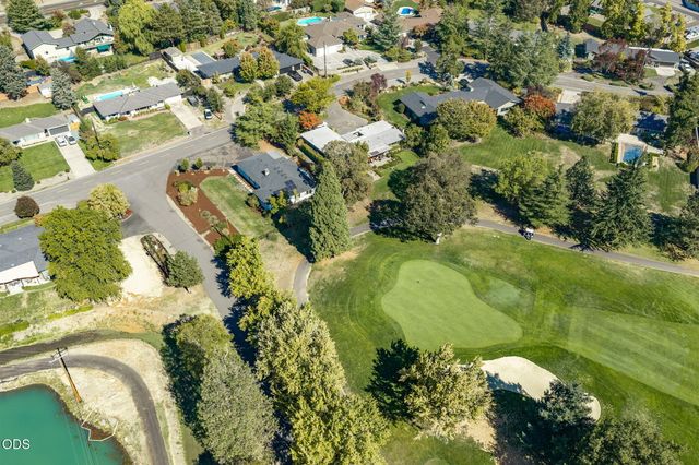 101 Greenway Drive, Medford, OR 97504