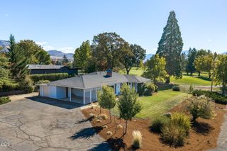 101 Greenway Drive, Medford, OR 97504