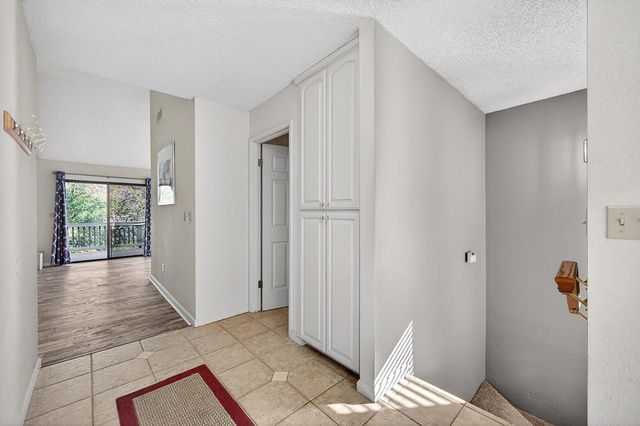 811 Auburn Ravine Rd, Auburn, CA 95603