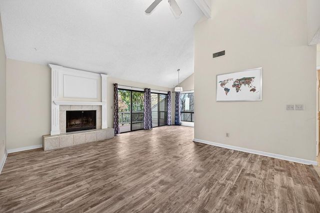 811 Auburn Ravine Rd, Auburn, CA 95603