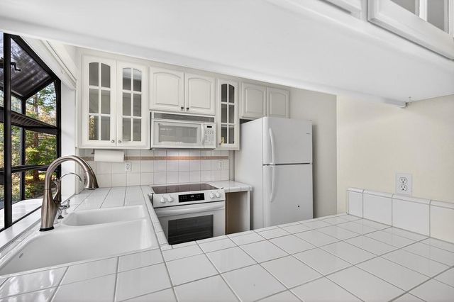 811 Auburn Ravine Rd, Auburn, CA 95603