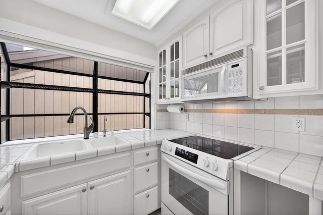 811 Auburn Ravine Rd, Auburn, CA 95603