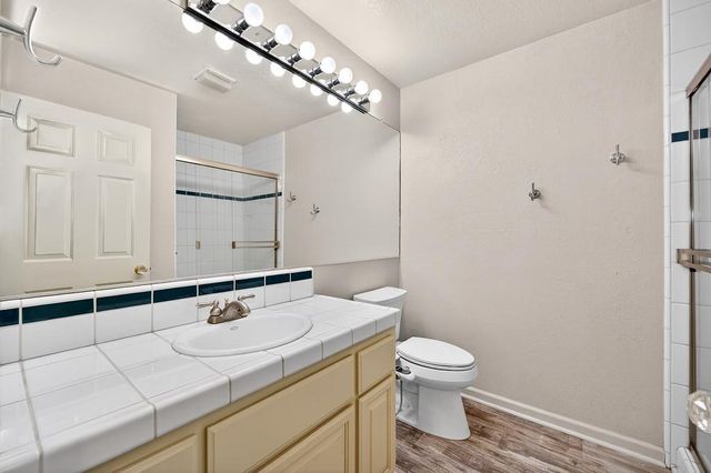 811 Auburn Ravine Rd, Auburn, CA 95603