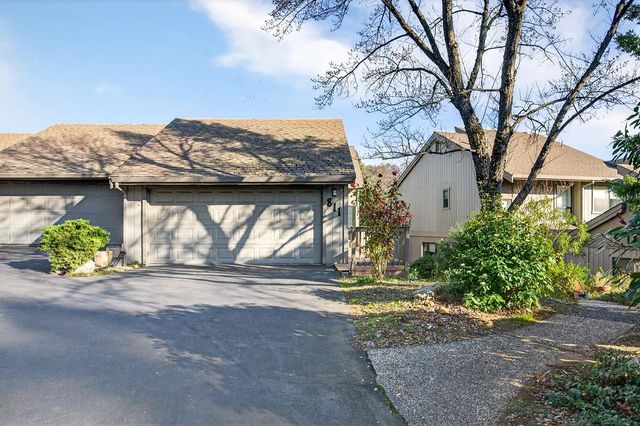 811 Auburn Ravine Rd, Auburn, CA 95603