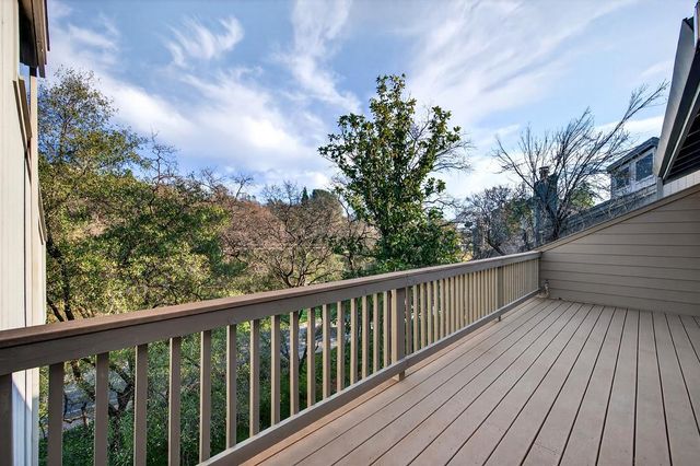 811 Auburn Ravine Rd, Auburn, CA 95603